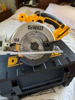 Dewalt handsaw cordless
