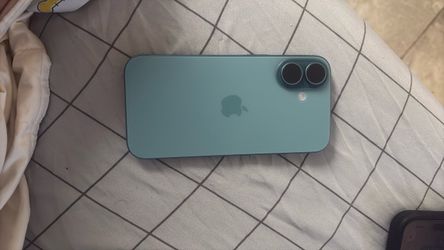 iPhone 16