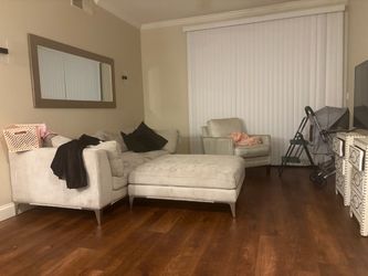 Couch with ottomon