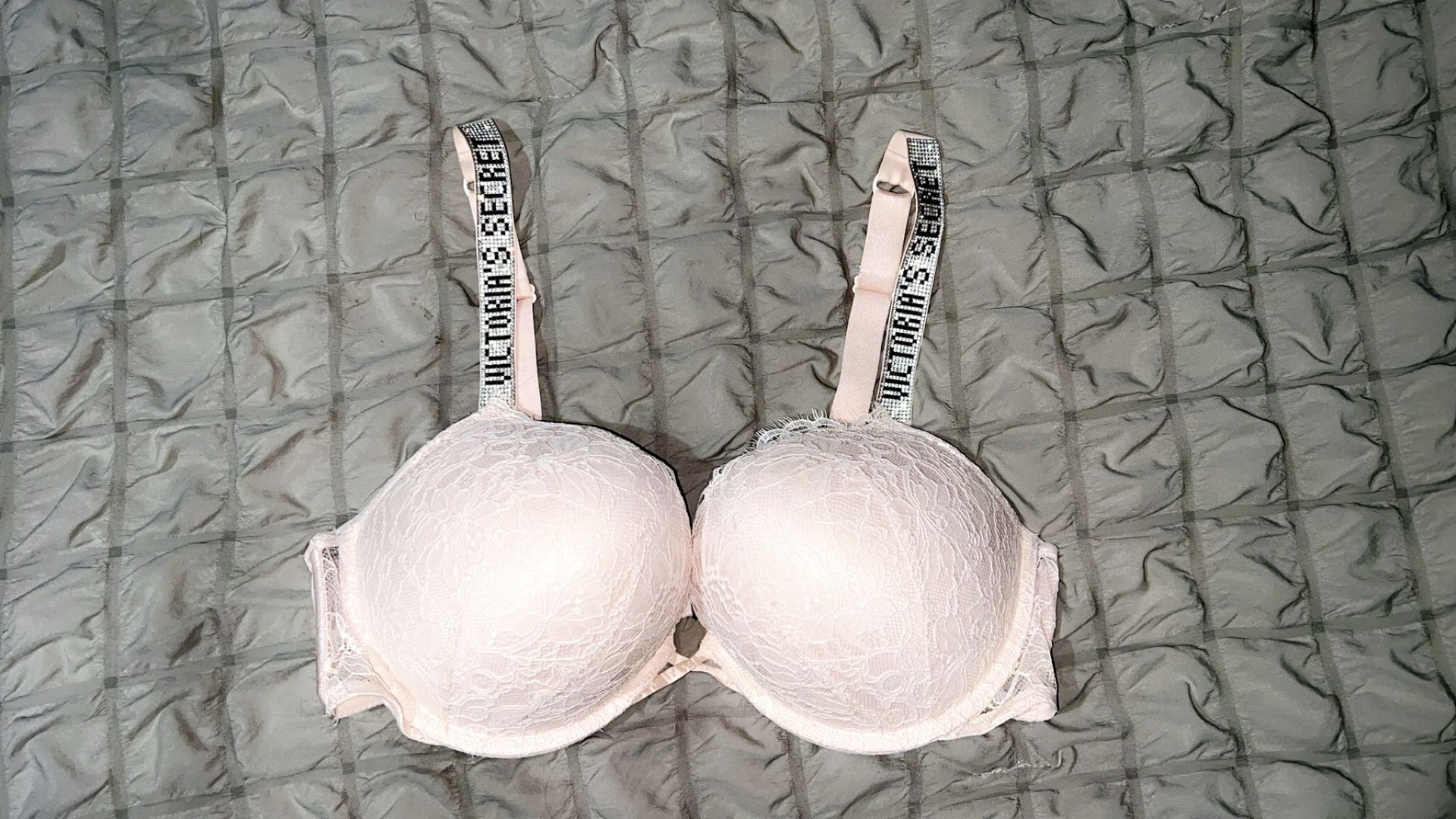 Victoria’s Secret Bombshell Double Push Up Bra size 38C