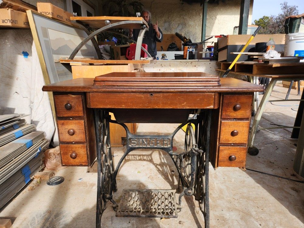  Antique Singer Sewing Machine Table And Stand