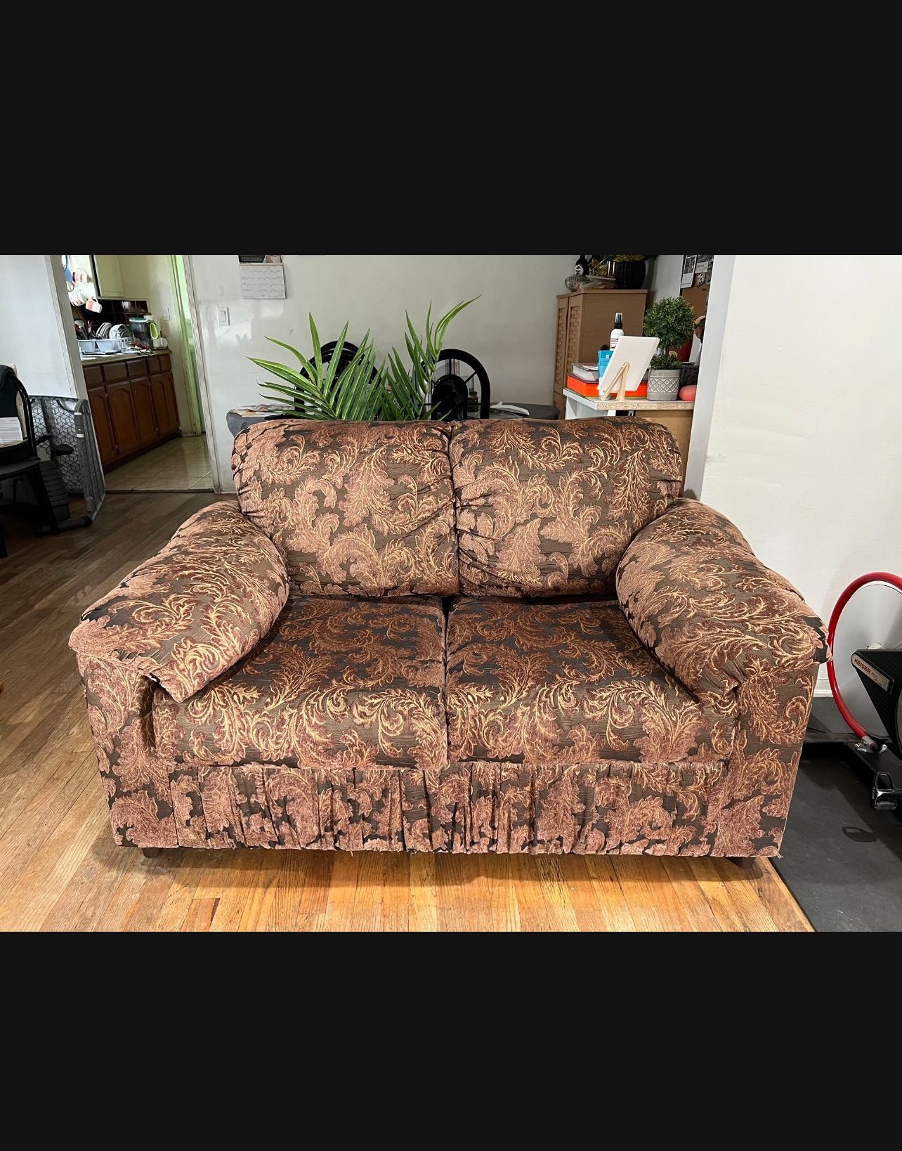 Small Couch In good condition.  Length 56” Height 30” Seating area 20”. Located By 5333 W Jefferson Blvd, Los Angeles, CA 90016.