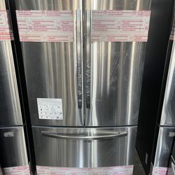 New Samsung Refrigerator W/ Ice Maker 