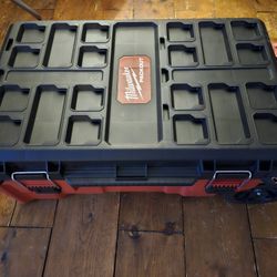 Milwaukee Packout Rolling Tool Chest