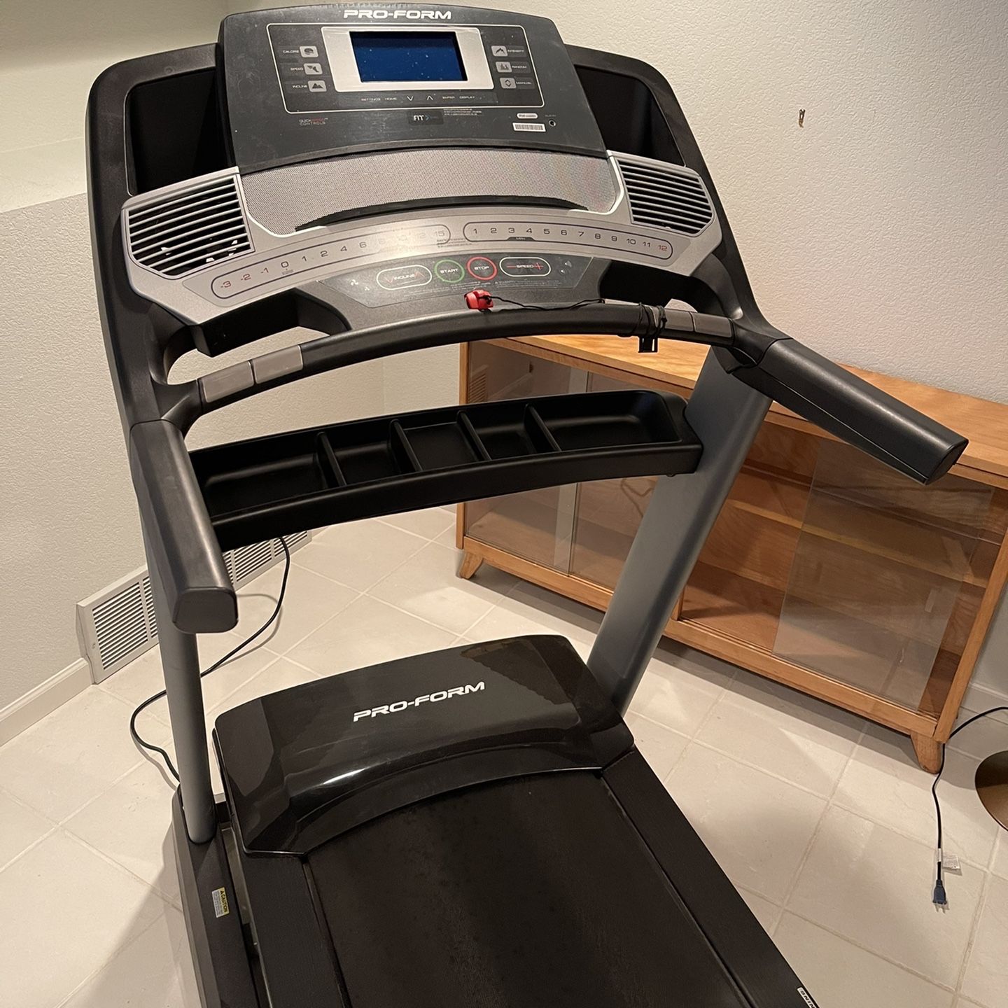 Proform 1800i Treadmill Paid 899.00 at Costco Like New Condition 400 Or Best Offer for Sale in Spokane WA OfferUp