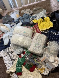 45 Pieces Baby Clothes Size 0-3months, 130 Diapers, Infantino Carrier Blankets, And More New Items