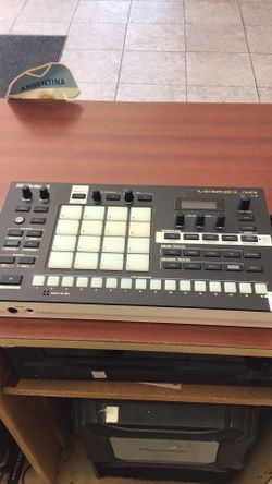 Model  verse lab Roland music sequencer