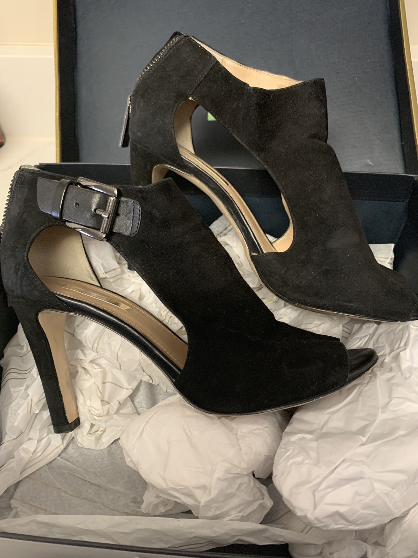 Louise et Cie Black suede cutout booties, 7.5