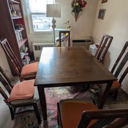 Dining Room Table and 6 Chairs 
