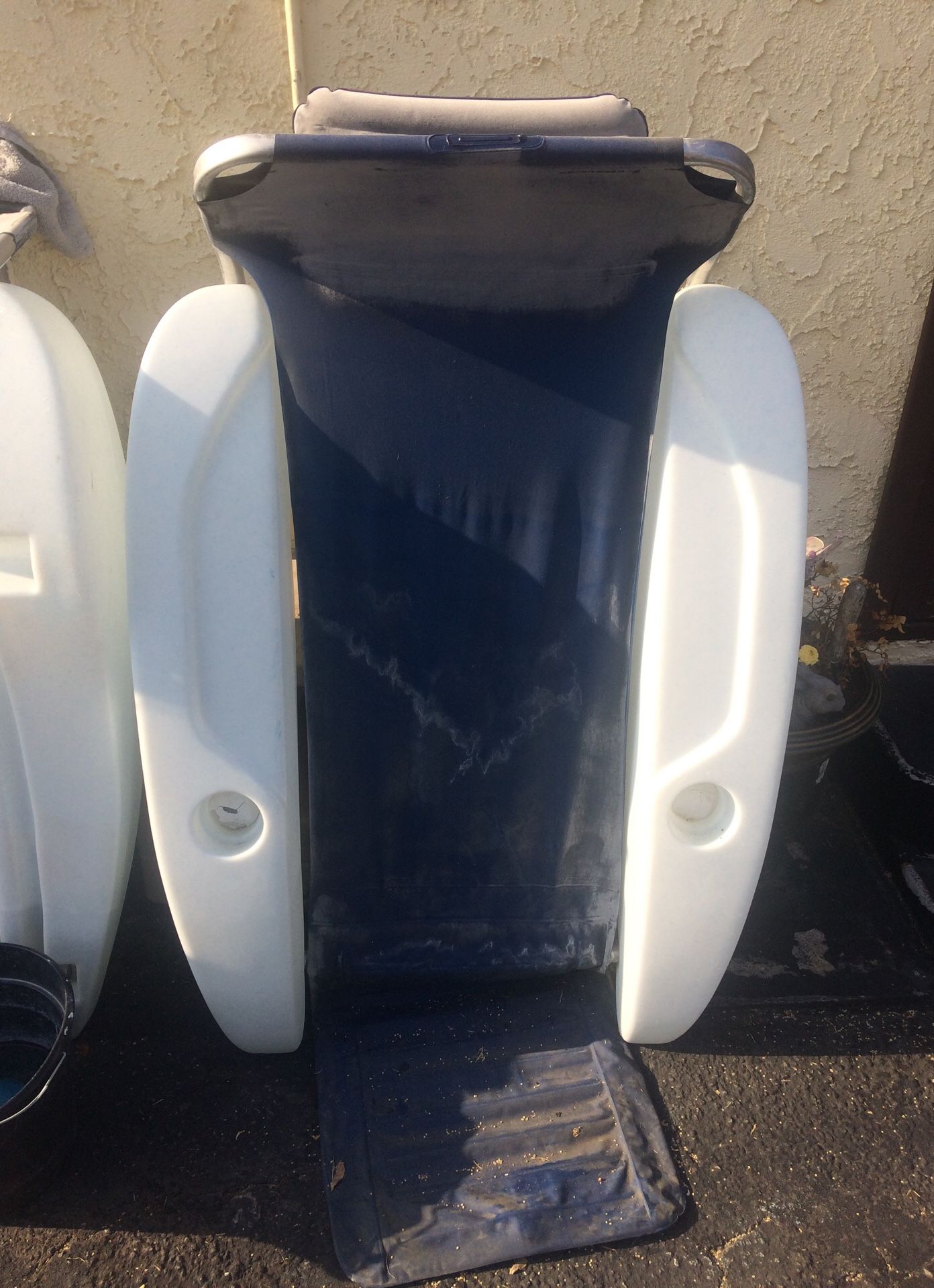 I’ve got to lay down head rest with cupholders flotation devices which is very comfortable inside your pools rivers lakes