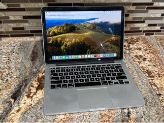 MacBook Pro - 13 inch - 256 GB SSD - Intel i5 - 8 GB of RAM
