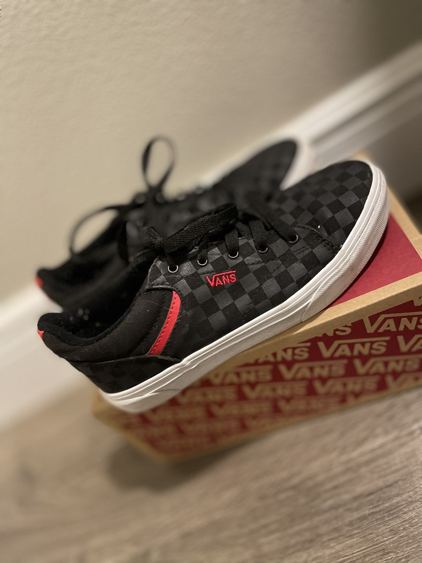 VANS 