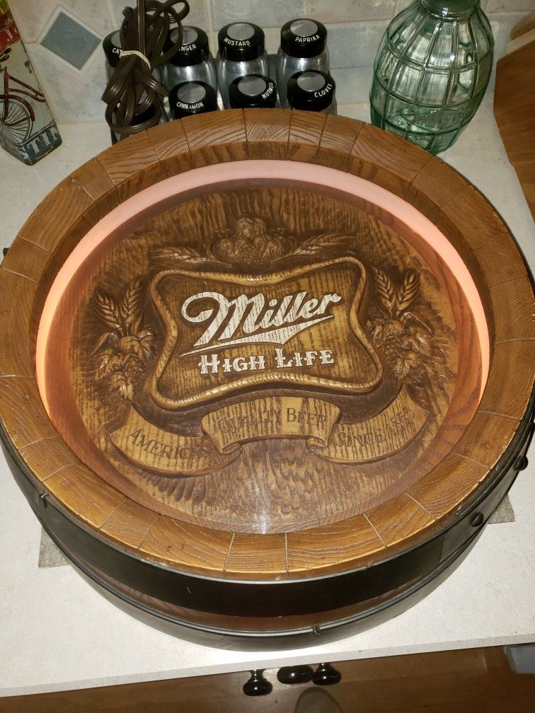 Vintage Miller Beer Barrelhead Keg Wall Illuminated Lamp 40 Yrs Old