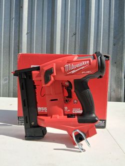 Milwaukee M18 Fuel 18 ga 1/4" narrow crown Stapler tool only