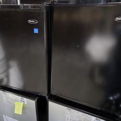 💥27 All Used & Works Great! 

🌬️Danby Designer Compact Refrigerators🧃🧈🍮🥗🍻 - Model DAR023C1BDB