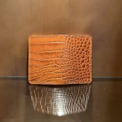 2-Pocket Bifold Wallet – Elegant and Durable Leather Craftsmanship