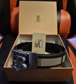 Burberry belt $200