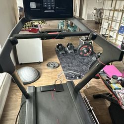 Peloton Tread - TR02