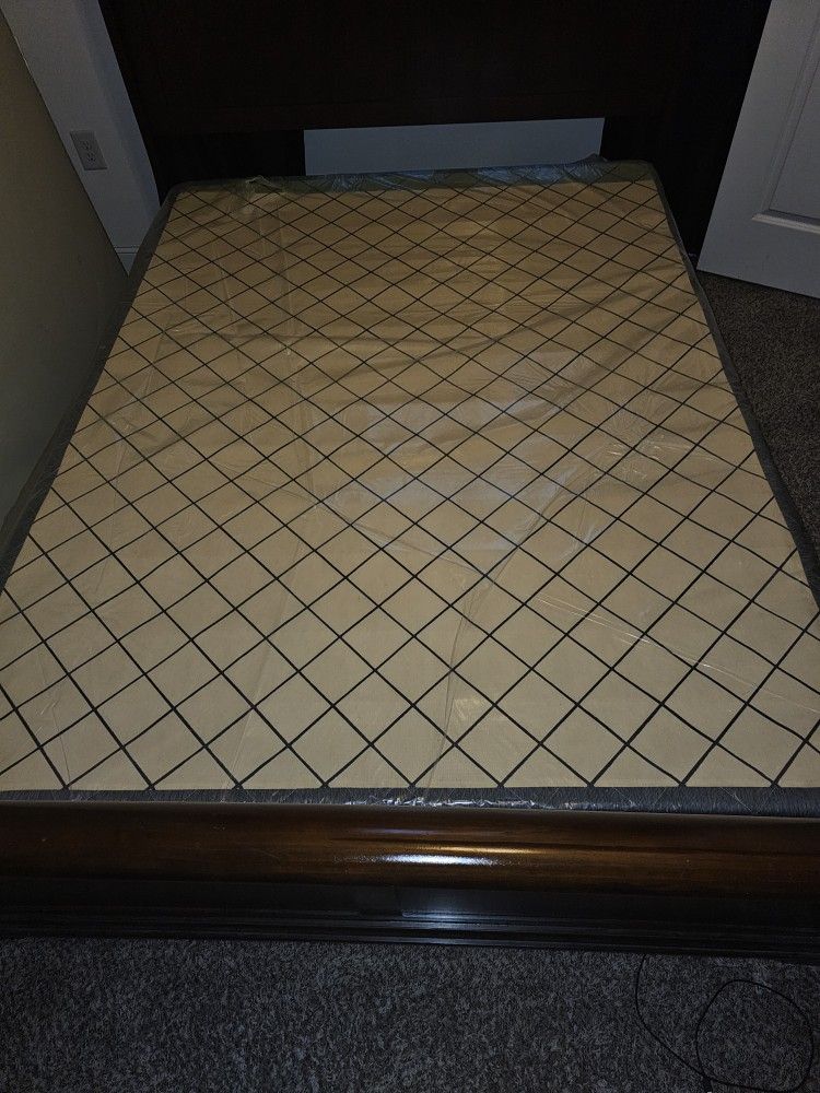 Queen Size Mattress And Box Spring