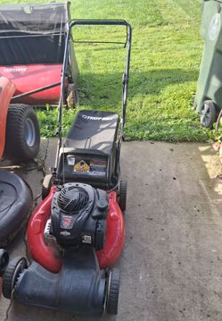 Self propelled mower with bag