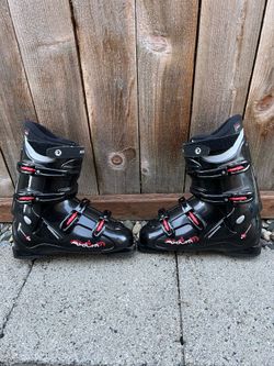 ski boots size 30.5