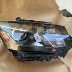 2009-2012 Audi Q5 Left Driver Headlight OEM 