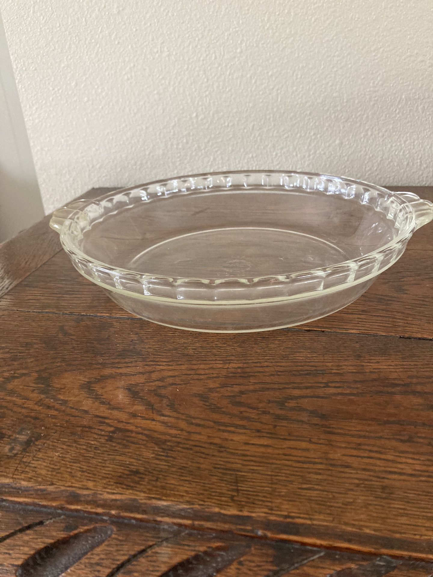 Vintage 1950’s PYREX Scalloped Edge Withe Handles