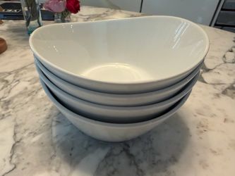 4 porcelain bowls
