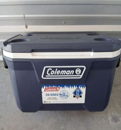 Coleman 316 Series 62 Quart Chest Cooler. Blue. Holds 80 Cans