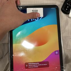 iPad 10th Gen (2022) – 64GB Silver – Like New | Renewed Premium