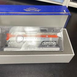 western Pacific FP7 passenger G22316 with sound