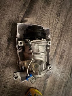 2003-2006 Chevy Silverado 1500 UAC AC COMPRESSOR