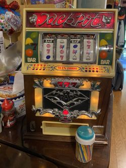 🎶👀NOVELTY SLOT CASSETTE RADIO  1994