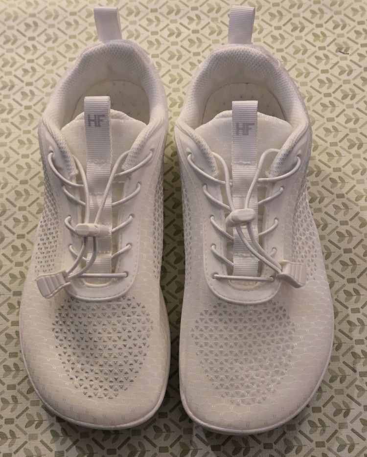 Women's Size 8.5.or 39 EU Barefoot  Athletic Shoes
