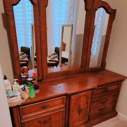 5 Piece Wood Bedroom Set