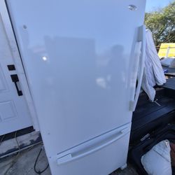 Whirlpool Refrigerator 