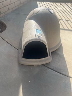 Petmate Indigo Igloo Dog House w Bed
