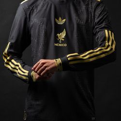 Soccer jersey Mexico  black jersey long sleeve 2025 🇲🇽 player version  and fan version Mexico de oro adults playera Negra fan version versión small 