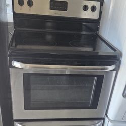Stove Frigidaire With WARRANTY 