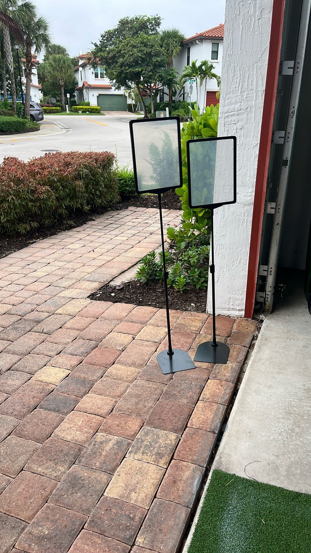 Sign Holder 