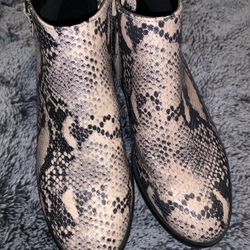 WOMEN’S TIME AND TRU MEMORY FOAM FAUX SNAKE SKIN BOOTIES 