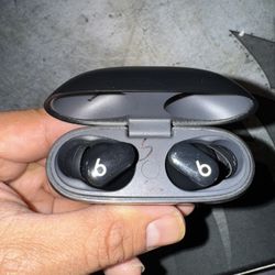 Beats Studio Buds 