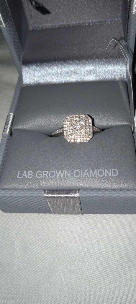 1/2 C Lab Grown Diamond Silver Ring Size 6.5