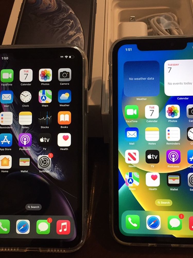 Two iPhone XR 64g Blue Tmobile, iPhone XR 64g Black Unlock Fast Sell