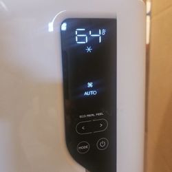 500 sq. ft. 12,000 BTU 3-Speed DeLonghi AC, Portable Air Conditioner, 4-1: Cooling, Heating, Dehumidifying, and Fan