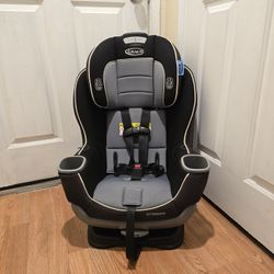 Graco 3-in-1 Extend2Fit Convertible Car Seat 