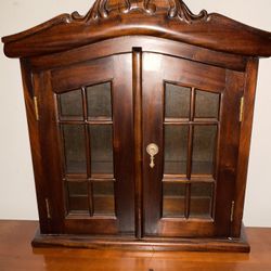 Beautiful Mahogany Wood Curio Cabinet