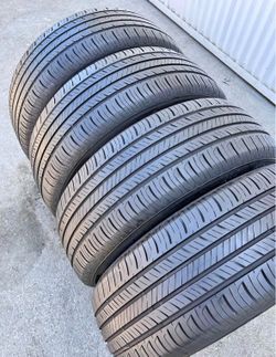 Set 235/60-18 Hankook con el 80% de vida