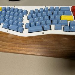 Gothic 70 Mechanical Keyboard