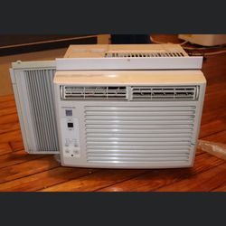 Frigidaire Air Conditioner 5000 BTU